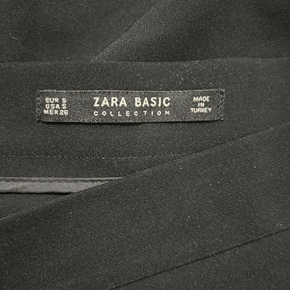 Black mini skirt with fringe - Picture 4 of 4